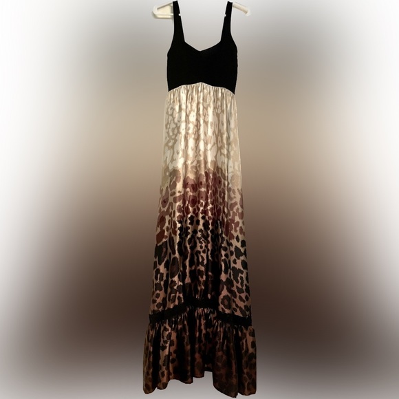 Bebe Maxi Dress - Picture 2 of 10